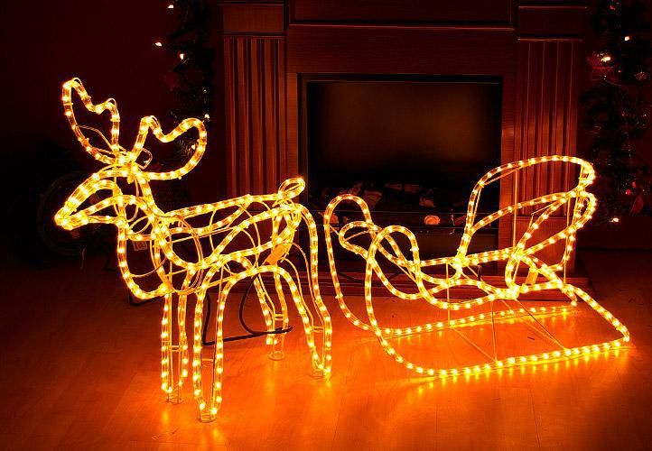 Vánoční LED svítící figurka - sob se sáňkami před dům / do interiéru, výška 65 cm